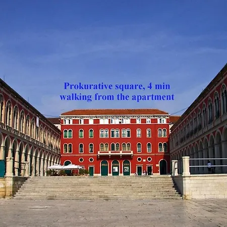 Classy In The Center Of * Спліт