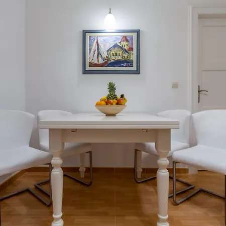 Апартаменти Classy In The Center Of Спліт