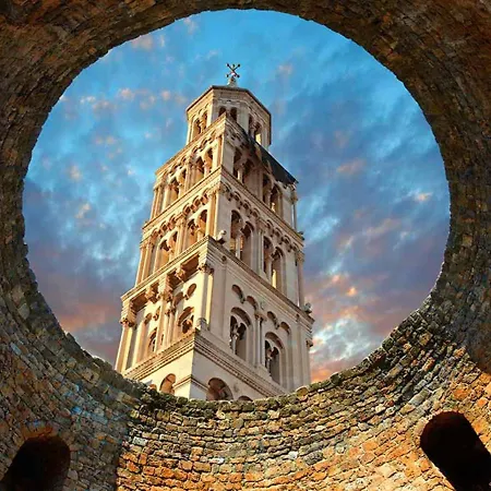 Διαμέρισμα Classy In The Center Of *